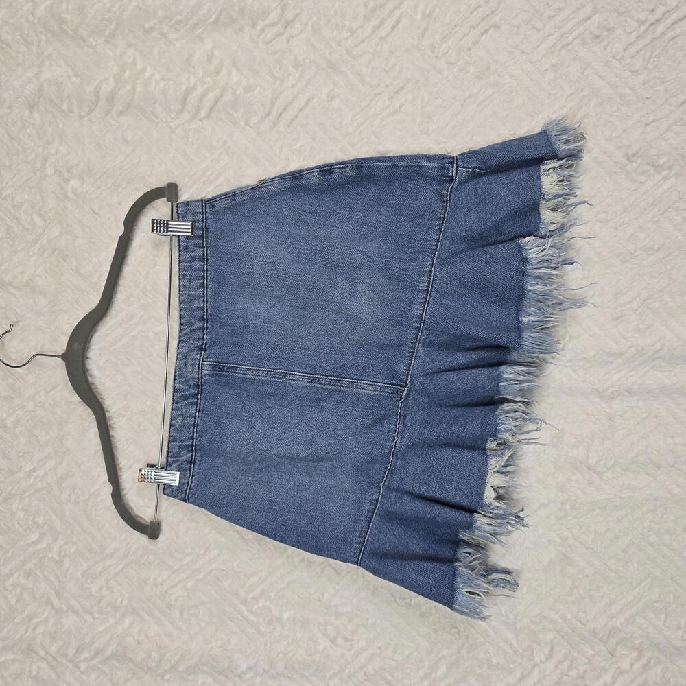 Pull & Bear Denim Mini Skirt with Frayed Hem Size M - Picture 4 of 9